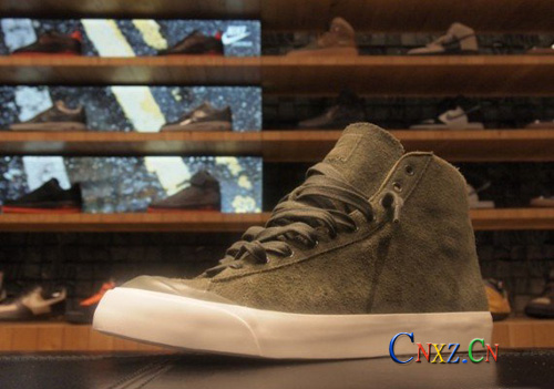 Nike Blazer Mid AB /