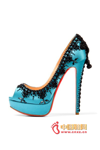 Christian Louboutin 2012ȫ´Ь{(ln)ɫЬɫˮ@Ƭ@һֻŮԵĸFcA